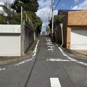 現地写真 西側前面道路 現地写真 西側前面道路